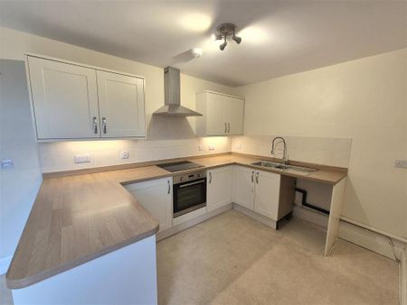 2 bedroom semi-detached house to rent - Photo 5