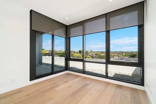 Modern One-Bedroom Apartment with Stunning Views in Balwyn North - Photo 1