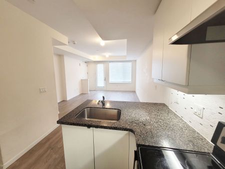 For Lease - 300 Alex Gardner Circle Unit# 47, Aurora, Ontario - Photo 4