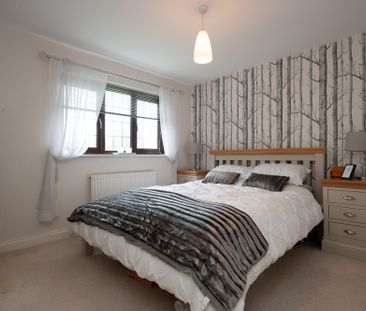 4 bedroom house to rent Sleaford Close, Grange Park, SN5 - Photo 3