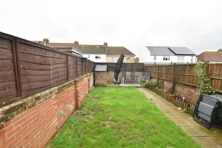 2 bedroom terraced house to rent - Photo 3