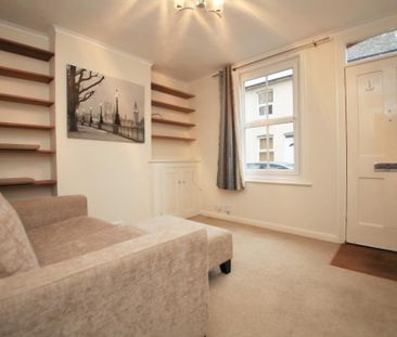 2 bedroom end of terrace house to rent - Photo 4