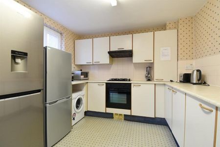 1 bedroom in a house share to rent - Photo 5