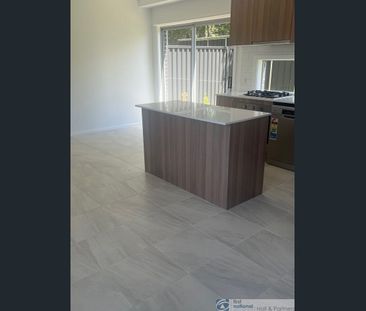 MODERN FAMILY LIVING - Photo 3