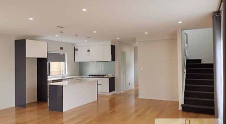 4 Bedrooms, 2.5 bathrooms Pakuranga - Photo 4