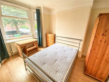 4 bedroom terraced house to rent - Photo 5