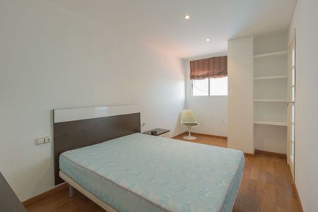 Great penthouse in Gran Vía Fernando el Católico - Photo 2