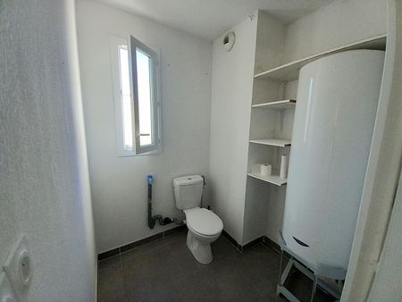 AIX LA DURANNE APPARTEMENT 3 PIECES TERRASSE ET PARKING, - Photo 3