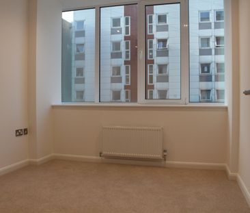 1 Bed Flat, Landsowne Road, CR0 - Photo 2