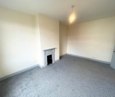 Martin Terrace , Burley, Leeds - Photo 2