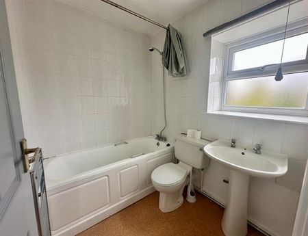 2 Bedroom Terraced To Let - Photo 4