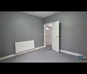 2 bedroom end of terrace house to rent - Photo 4