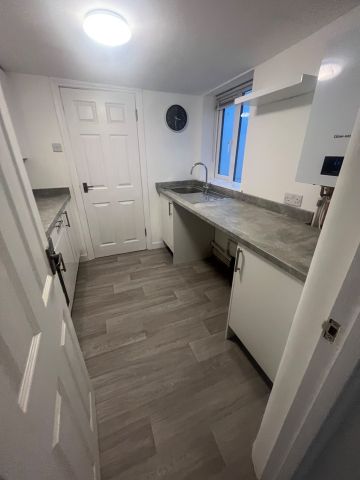 1 Bed Flat, Viaduct Road, BN1 - Photo 5