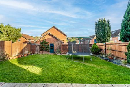 4 bedroom detached house to rent - Photo 2