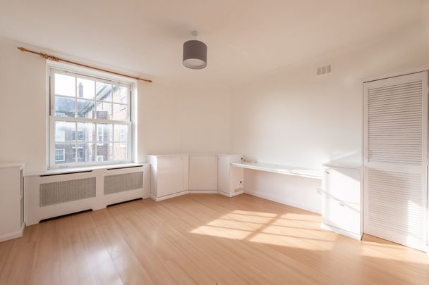 1 Bed Flat, Seldon House, SW8 - Photo 1
