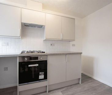 2 bedroom end of terrace house to rent - Photo 3
