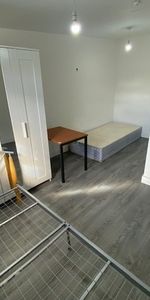 Richards Street - Photo 3