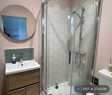 3 bedroom terraced house to rent - Photo 6