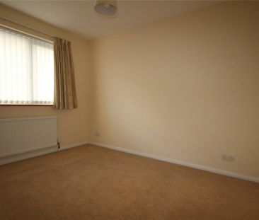 3 bedroom end of terrace house to rent - Photo 3