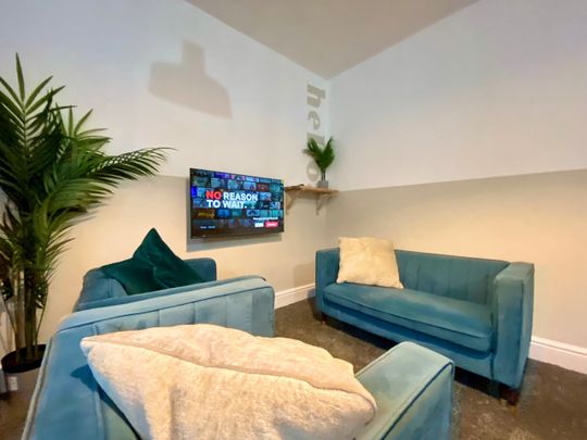 6 Bed Terraced House, Blantyre Road, L15 - Photo 1