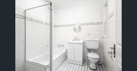 Large Terrace in the heart of Redfern - Photo 4