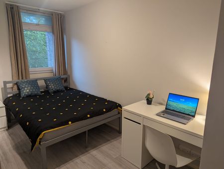 Portland Grove – Room 3 - Photo 5