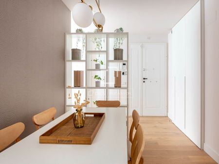 Excellent 2 Bedroom apartment for rent in Goya, Madrid - Photo 4