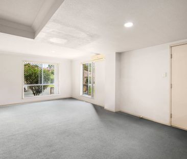 Great Location - Photo 2