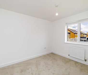 4 bedroom detached house to rent - Photo 3