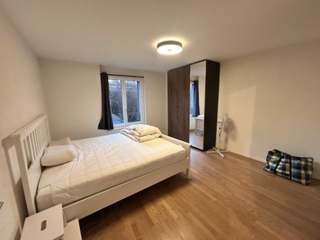 Nice volume for this 3.5 room apartment with a view of the lake and the mountains! - Foto 3