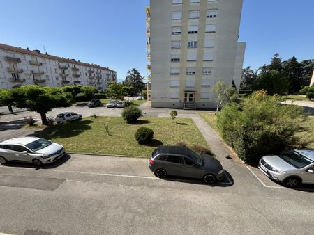 Location Appartement 3 pièces 58m² ROMANS SUR ISERE 26100 - Photo 5