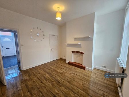 2 bedroom terraced house to rent - Photo 2