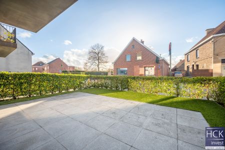 KRUISHOUTEM - Lichtrijk & ruim gelijkvloersappartement met terras - Photo 2