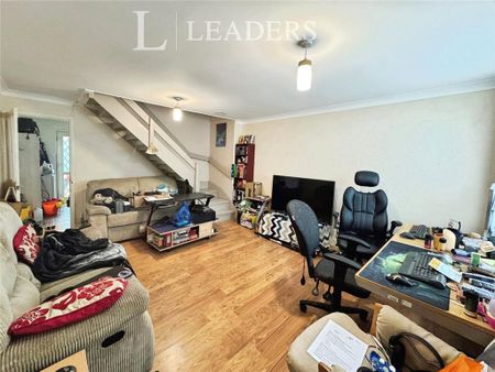 2 bedroom semi-detached house to rent - Photo 2