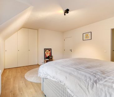 Bemeubelde nieuwbouwwoning met luxe afwerking - Photo 1