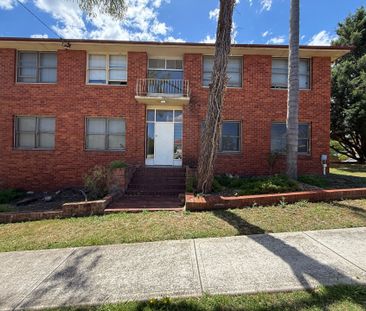 Freshly renovated in Prime Campbelltown Location - Photo 3