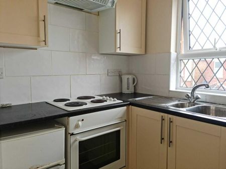 2 bedroom flat to rent - Photo 4