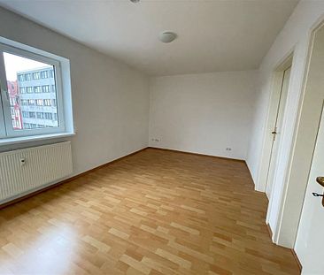 Zentrale, schöne 2,5-Zimmer-Wohnung am Kuhberg in Bahnhofsnähe ! - Foto 3