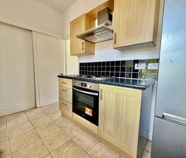 3 bedroom terraced house to rent - Photo 6