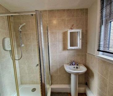 Flat Storey Square, Barrow-in-furness, LA14 - Photo 6