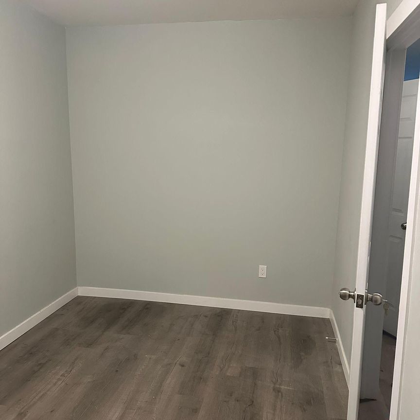 For Lease - 362 Richmond Street Unit# 3, London East, Ontario - Photo 1