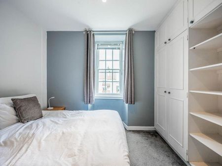 3 bedroom flat to rent - Photo 4