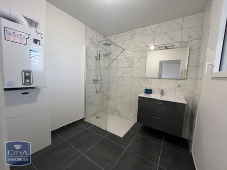 Location Appartement 2 pièces 45m² CHAMALIERES 63400 - Photo 3