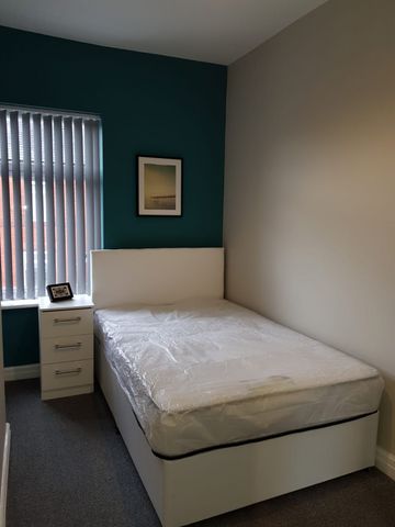 Budget Friendly Rooms Centre Of Warrington - Photo 4