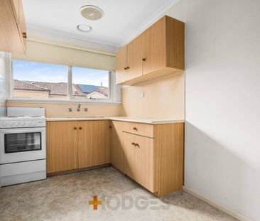 SPACIOUS | TWO BEDROOM | QUIET BLOCK - Photo 1