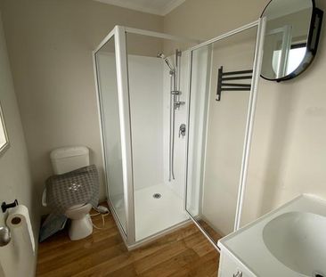 Modern Four-Bedroom Family Home! - Photo 1