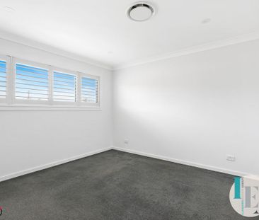 East Side Location – Modern Townhouse - Photo 4