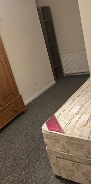 Room in a Shared Flat, Westbourne Gardens, BN3 - Photo 1