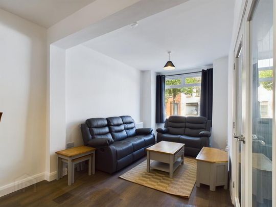 204 Donegall Road, Belfast, BT12 5NE - Photo 1