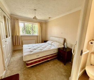 4 bedroom detached house to rent - Photo 3